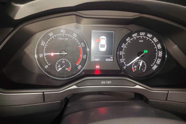 Used Skoda Superb 2016 TSI330 DSG Innovation Edition Odometer Close Up
