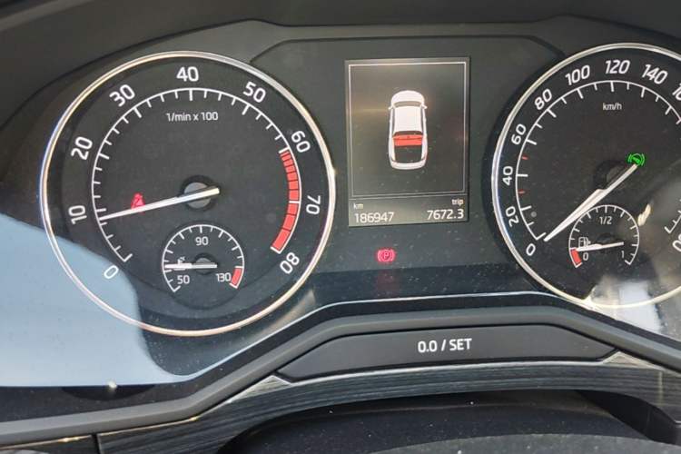 Used Skoda Superb 2016 TSI330 DSG Smart Drive Edition Odometer Close Up