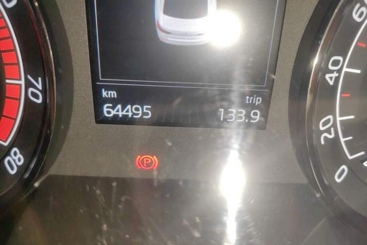 Used Skoda Superb 2016 TSI330 DSG Innovation Edition Odometer Close Up