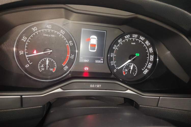 Used Skoda Superb 2016 TSI330 DSG Innovation Edition Odometer Close Up