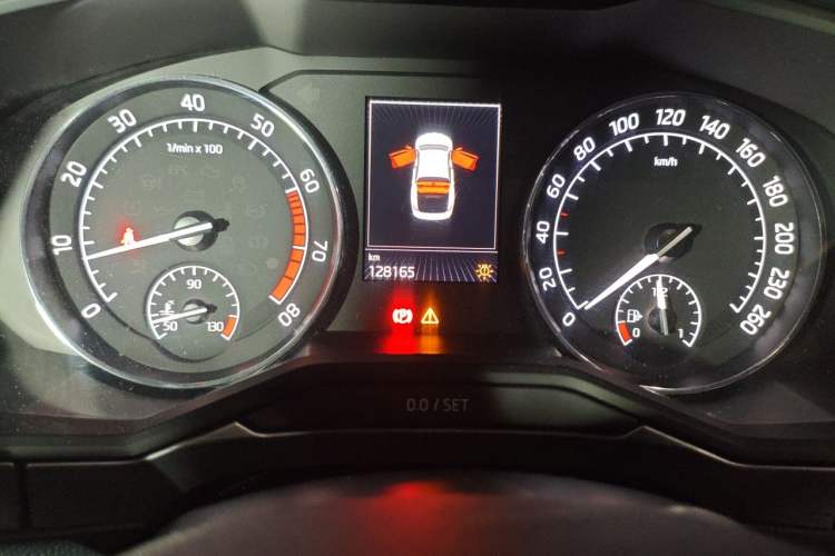 Used Skoda Superb 2016 TSI330 DSG Innovation Edition Odometer Close Up
