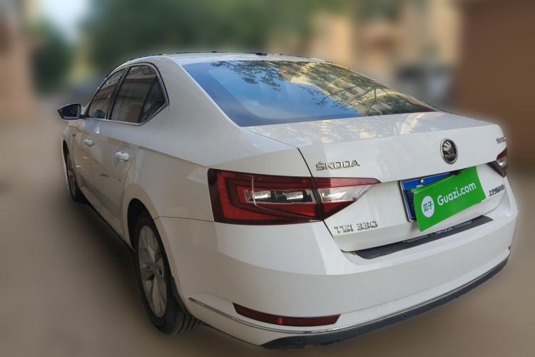 Used Skoda Superb 2016 TSI330 DSG Innovation Edition Rear Left 45 Deg