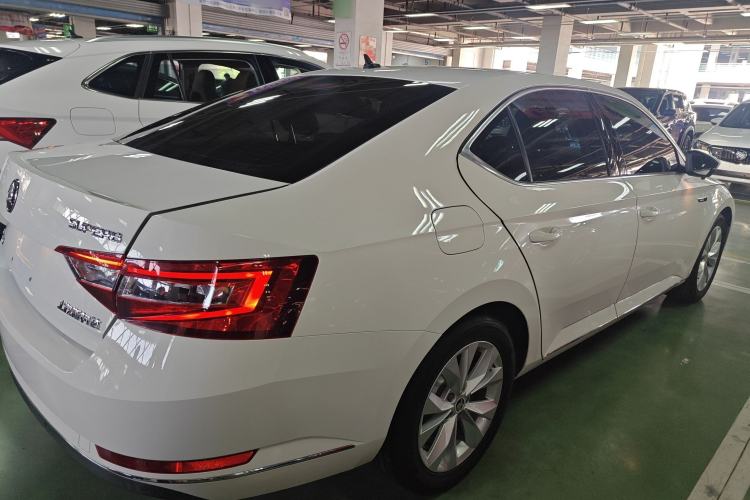 Used Skoda Superb 2016 TSI280 DSG Innovation Edition Rear Right 45 Deg