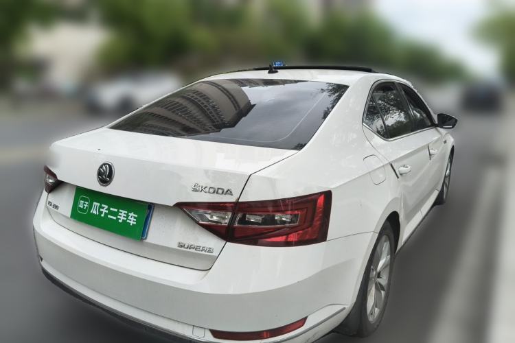 Used Skoda Superb 2016 TSI330 DSG Innovation Edition Rear Right 45 Deg