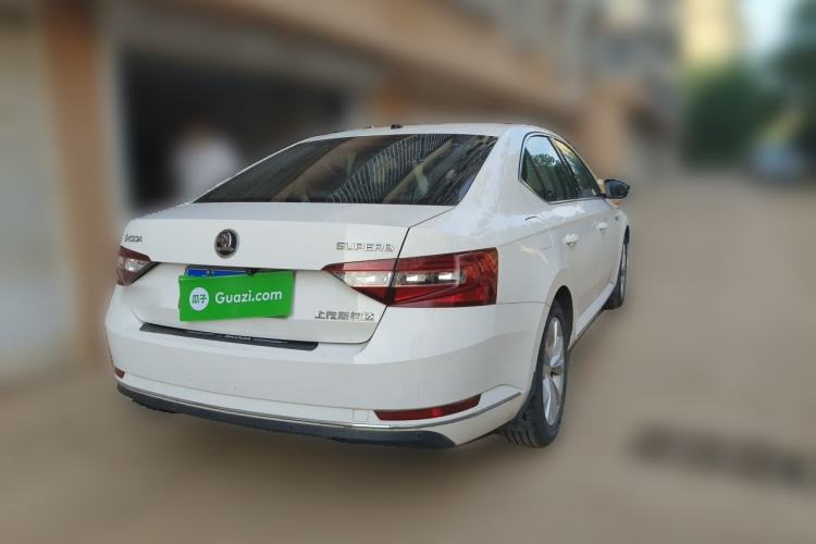 Used Skoda Superb 2016 TSI330 DSG Innovation Edition Rear Right 45 Deg