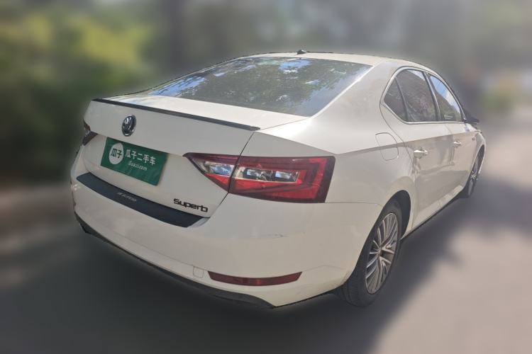 Used Skoda Superb 2016 TSI280 DSG Advanced Edition Rear Right 45 Deg
