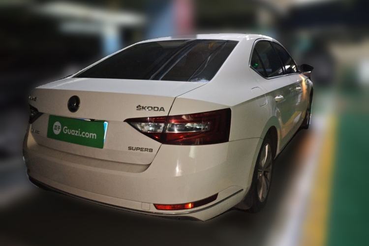 Used Skoda Superb 2016 TSI330 DSG Innovation Edition Rear Right 45 Deg