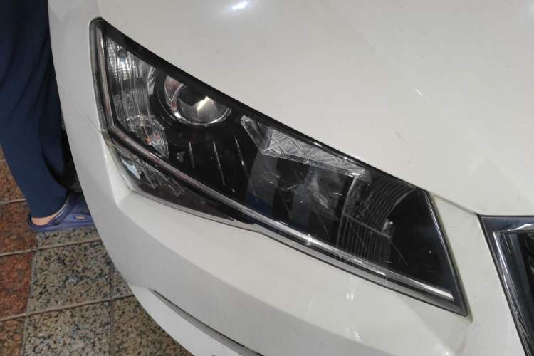 Used Skoda Superb 2016 TSI280 DSG Advanced Edition Right Front Headlight