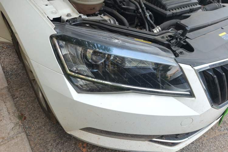 Used Skoda Superb 2016 TSI280 DSG Innovation Edition Right Front Headlight