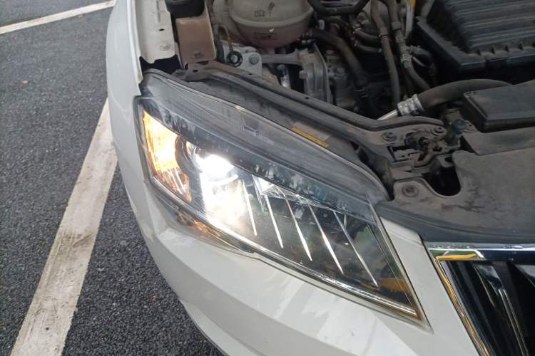 Used Skoda Superb 2016 TSI280 DSG Innovation Edition Right Front Headlight