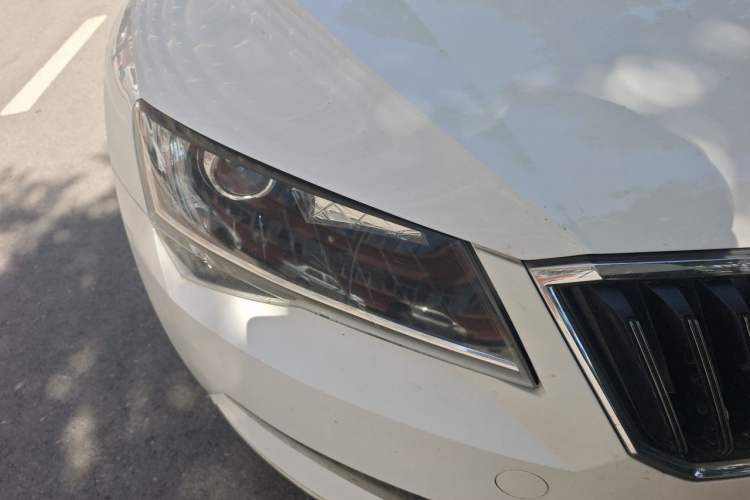 Used Skoda Superb 2016 TSI280 DSG Advanced Edition Right Front Headlight