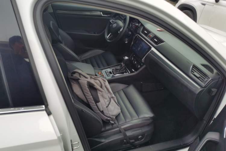 Used Skoda Superb 2016 TSI330 DSG Smart Drive Edition Right Front Seat