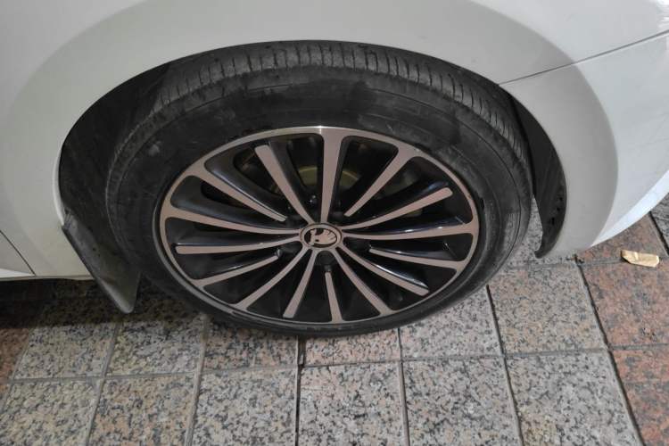 Used Skoda Superb 2016 TSI280 DSG Advanced Edition Right Front Wheel Hub