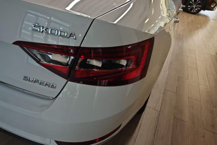 Used Skoda Superb 2016 TSI330 DSG Smart Drive Edition Right Rear Taillight