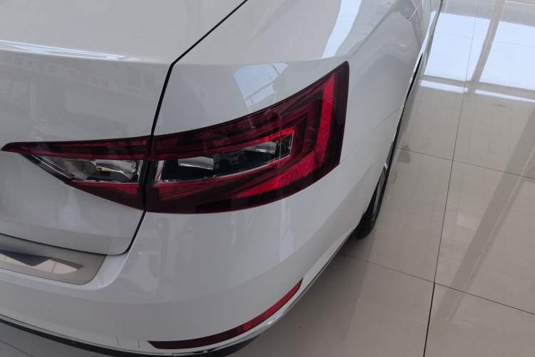 Used Skoda Superb 2016 TSI280 DSG Innovation Edition Right Rear Taillight