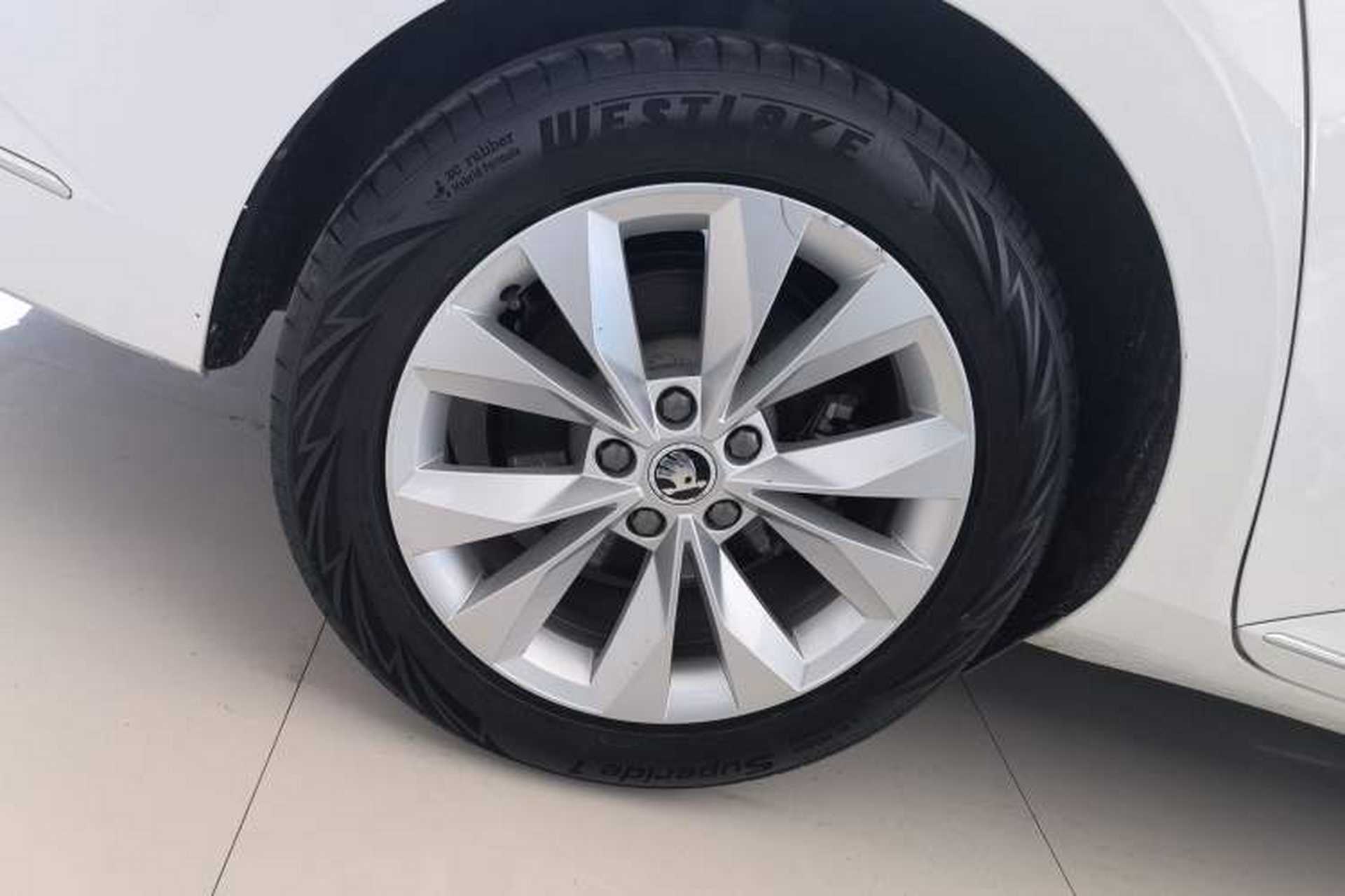Used Skoda Superb 2016 TSI280 DSG Innovation Edition Right Rear Wheel Hub