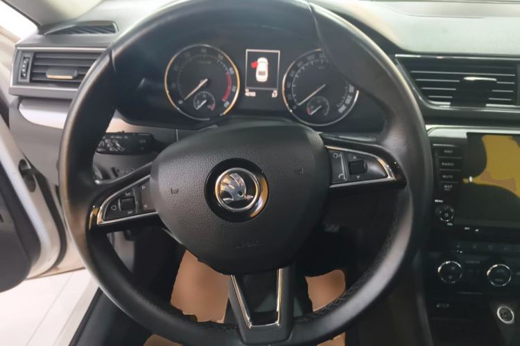 Used Skoda Superb 2016 TSI280 DSG Innovation Edition Steering Wheel