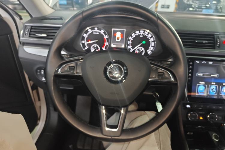 Used Skoda Superb 2016 TSI280 DSG Innovation Edition Steering Wheel