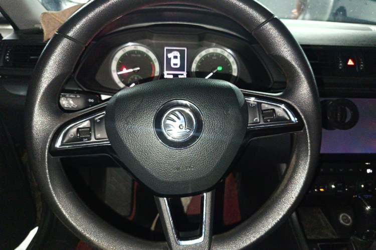 Used Skoda Superb 2016 TSI330 DSG Innovation Edition Steering Wheel