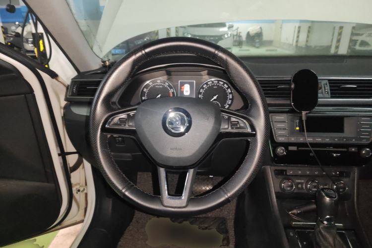 Used Skoda Superb 2016 TSI330 DSG Innovation Edition Steering Wheel