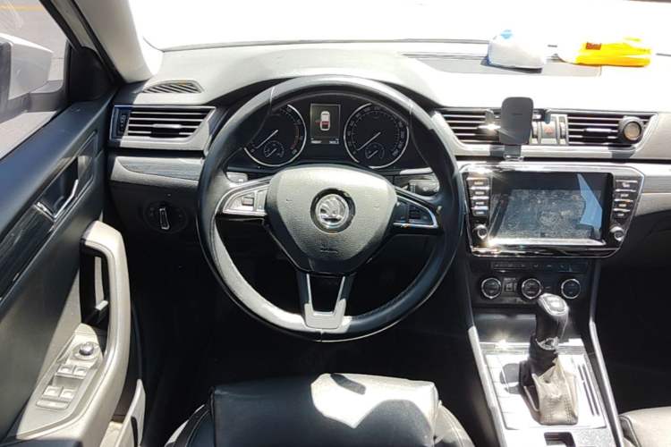 Used Skoda Superb 2016 TSI330 DSG Smart Drive Edition Steering Wheel