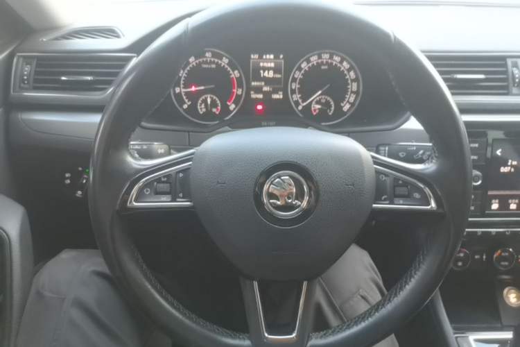 Used Skoda Superb 2016 TSI280 DSG Innovation Edition Steering Wheel