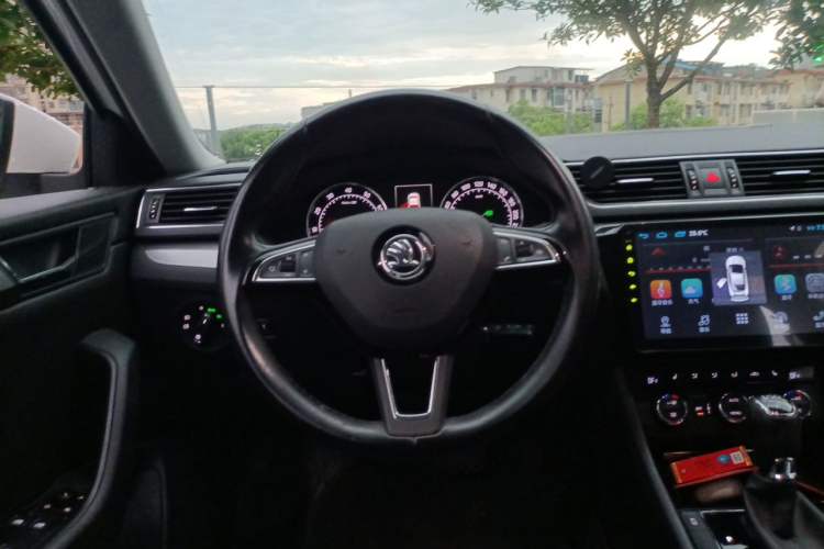 Used Skoda Superb 2016 TSI280 DSG Innovation Edition Steering Wheel