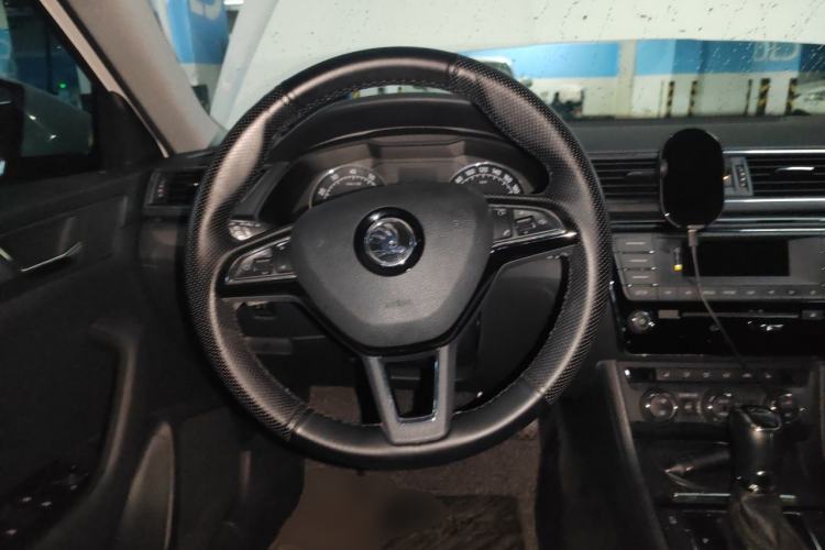 Used Skoda Superb 2016 TSI330 DSG Innovation Edition Steering Wheel