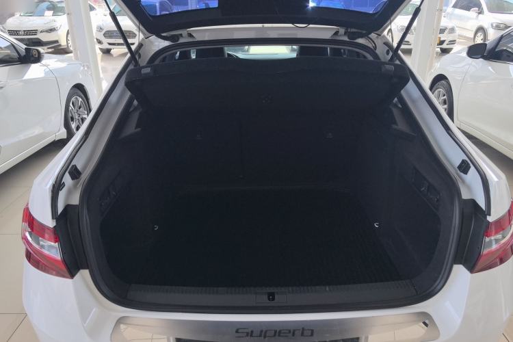 Used Skoda Superb 2016 TSI280 DSG Innovation Edition Trunk