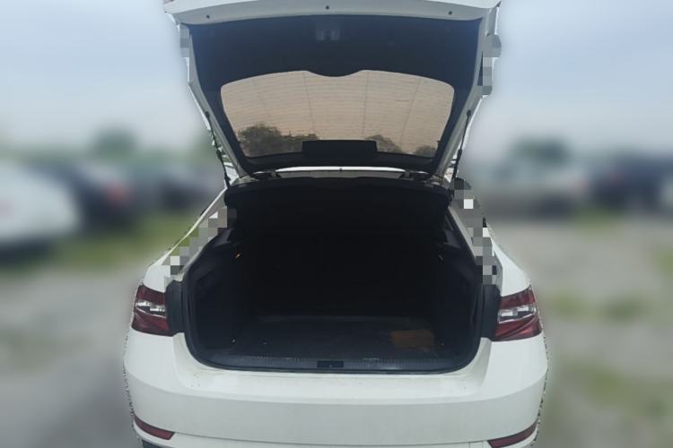 Used Skoda Superb 2016 TSI280 Manual Front-Drive Version Trunk