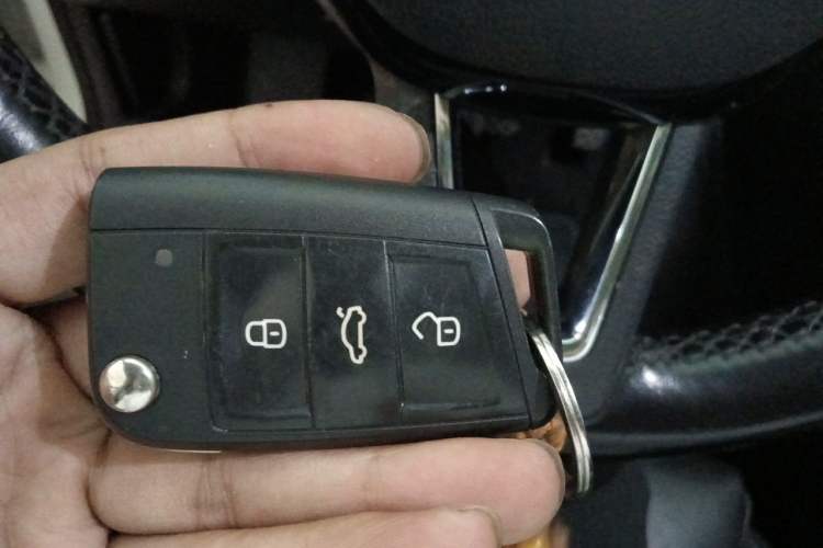 Used Skoda Superb 2016 TSI330 DSG Smart Drive Edition Vehicle Key