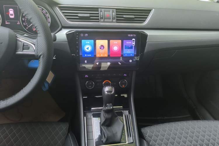 Used Skoda Superb 2016 TSI330 DSG Innovation Edition Audio And AC Panel