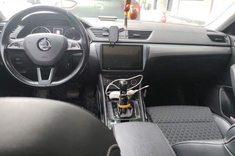 Used Skoda Superb 2016 TSI280 DSG Innovation Edition Center Console