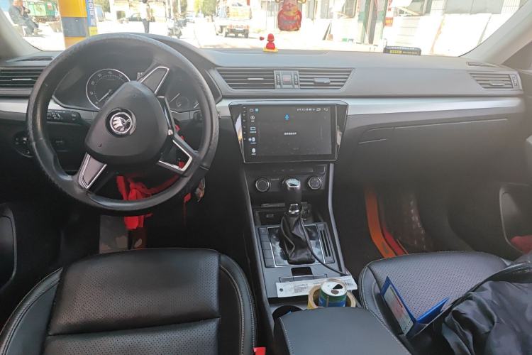Used Skoda Superb 2016 TSI280 DSG Advanced Edition Center Console