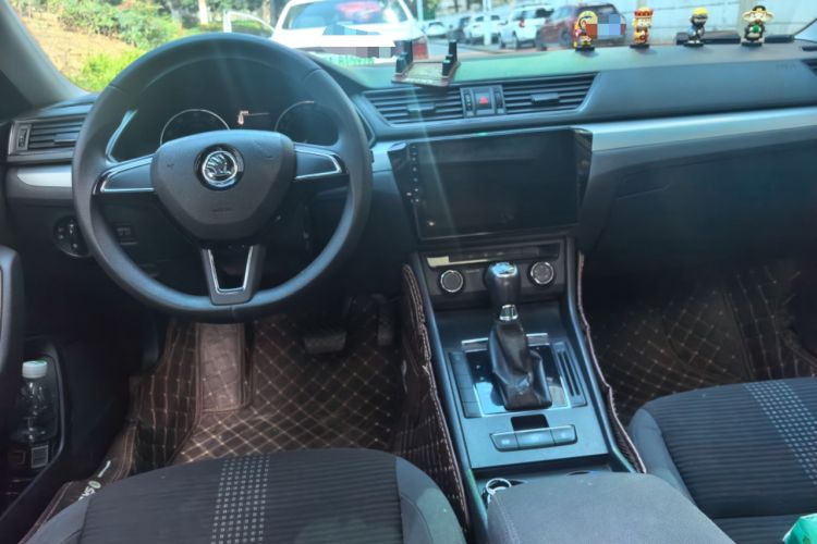 Used Skoda Superb 2016 TSI280 DSG Advanced Edition Center Console