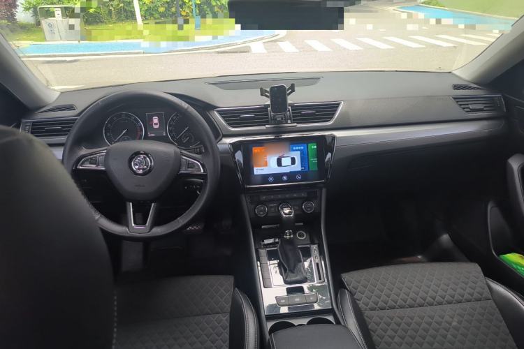 Used Skoda Superb 2016 TSI330 DSG Innovation Edition Center Console
