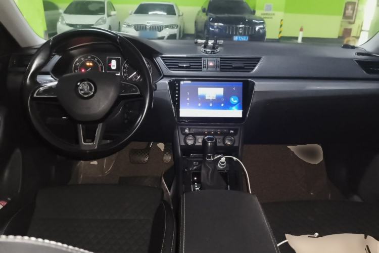 Used Skoda Superb 2016 TSI330 DSG Innovation Edition Center Console