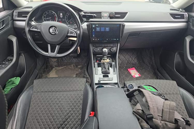 Used Skoda Superb 2016 TSI330 DSG Innovation Edition Center Console