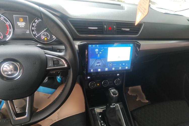 Used Skoda Superb 2016 TSI280 DSG Innovation Edition Center Console