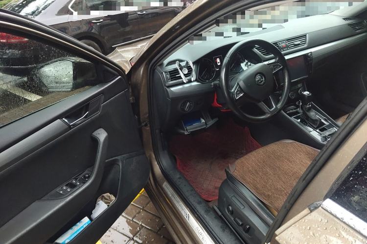 Used Skoda Superb 2016 TSI280 DSG Innovation Edition Driver Seat