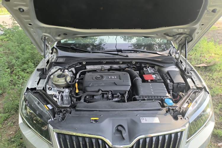 Used Skoda Superb 2016 TSI330 DSG Innovation Edition Engine Bay