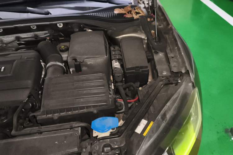 Used Skoda Superb 2016 TSI330 DSG Innovation Edition Engine Bay Left