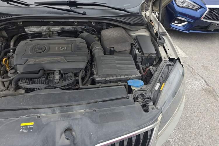Used Skoda Superb 2016 TSI330 DSG Innovation Edition Engine Bay Left