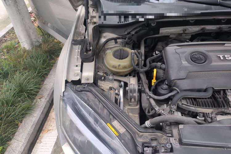 Used Skoda Superb 2016 TSI330 DSG Innovation Edition Engine Bay Right