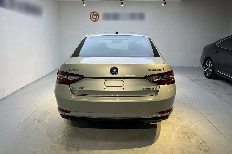 Used Skoda Superb 2016 TSI330 DSG Smart Drive Edition Exterior 4