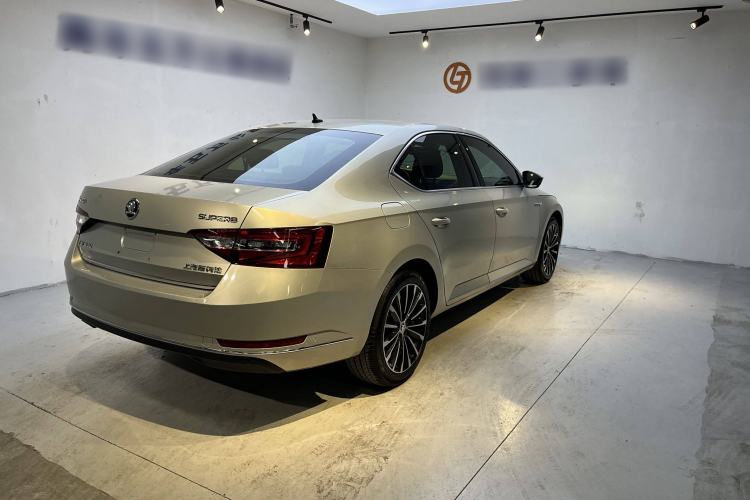 Used Skoda Superb 2016 TSI330 DSG Smart Drive Edition Exterior 5