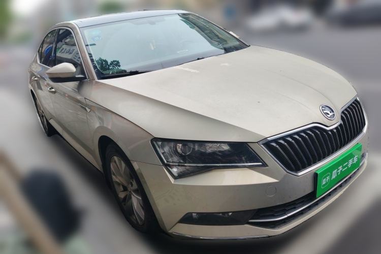 Used Skoda Superb 2016 TSI280 DSG Innovation Edition Front Right 45 Deg