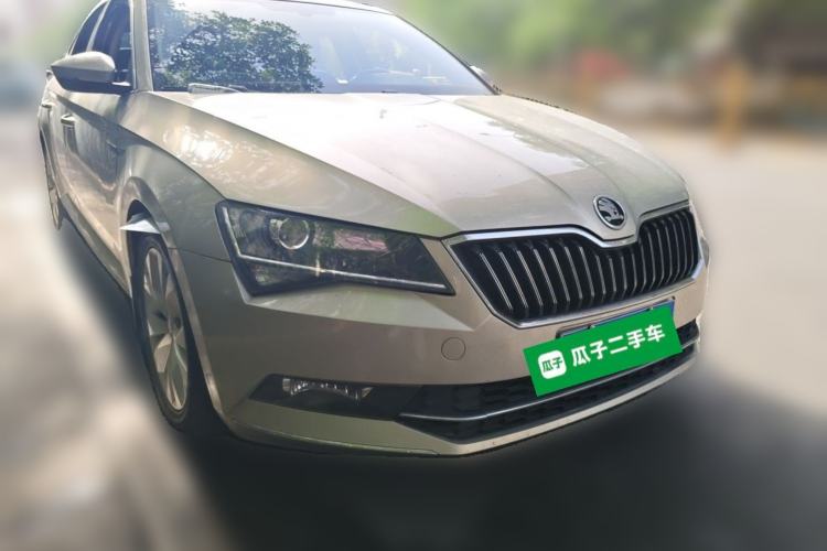 Used Skoda Superb 2016 TSI280 DSG Innovation Edition Front Right 45 Deg