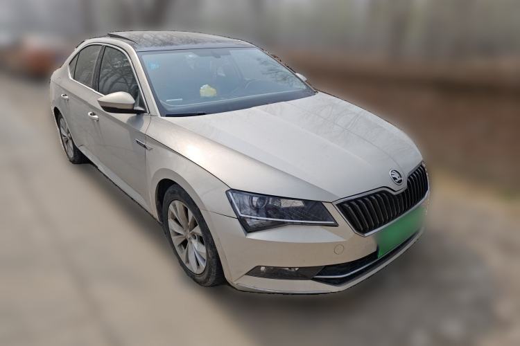 Used Skoda Superb 2016 TSI280 DSG Innovation Edition Front Right 45 Deg