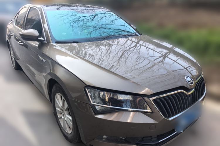 Used Skoda Superb 2016 TSI280 DSG Advanced Edition Front Right 45 Deg
